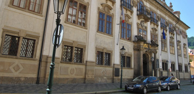 Nostický Palác - levá.JPG