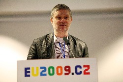 IS21731196.jpg