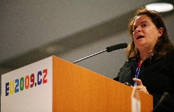 IS21731200.jpg